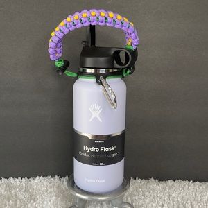 New 32 oz Fog Hydro Flask w/Straw Lid & paracord